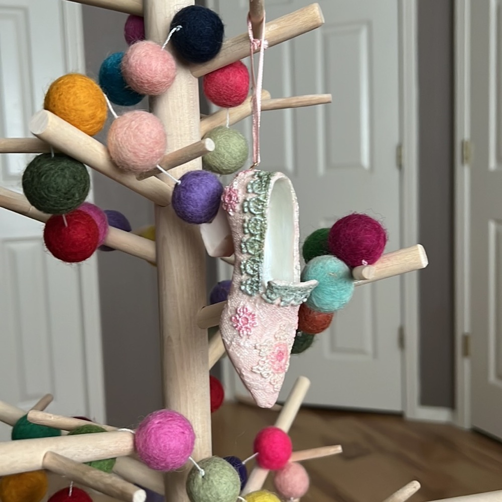 Pink Lace Shoe Ornament - Picture 5 of 5